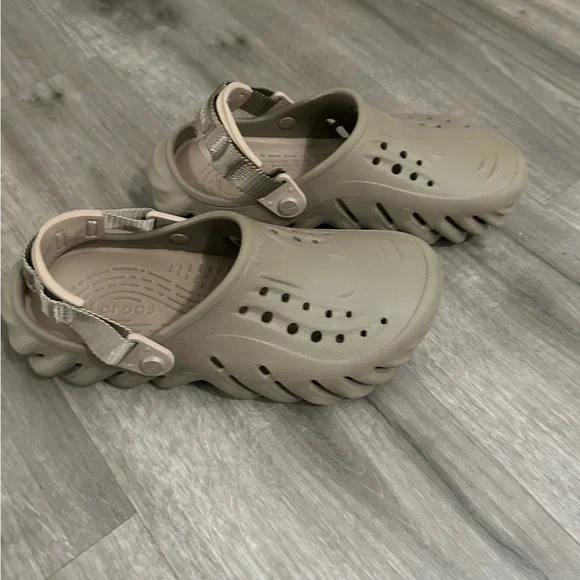 CROCS Echo Clogs - Picture 3 of 6